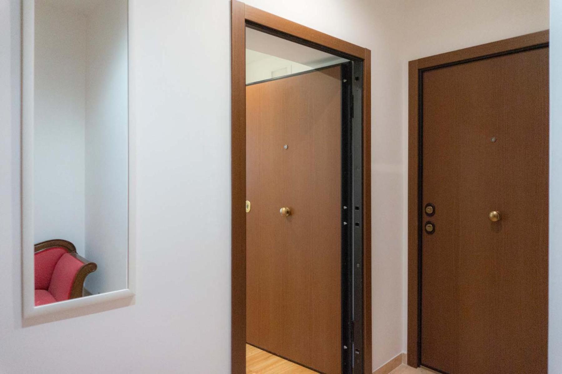 Colosseum Cosy Apartment Close To Metro โรม ภายนอก รูปภาพ