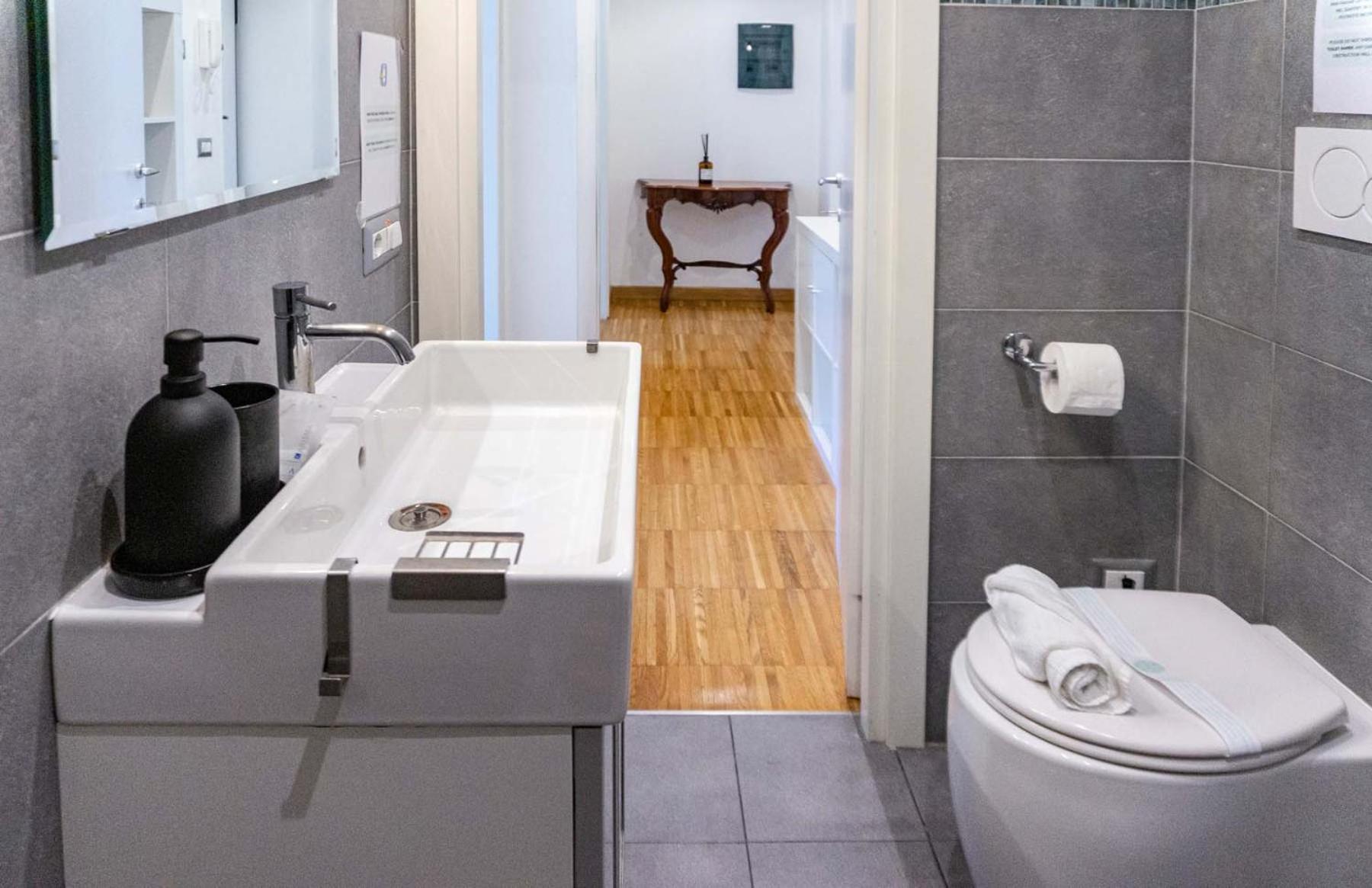 Colosseum Cosy Apartment Close To Metro โรม ภายนอก รูปภาพ